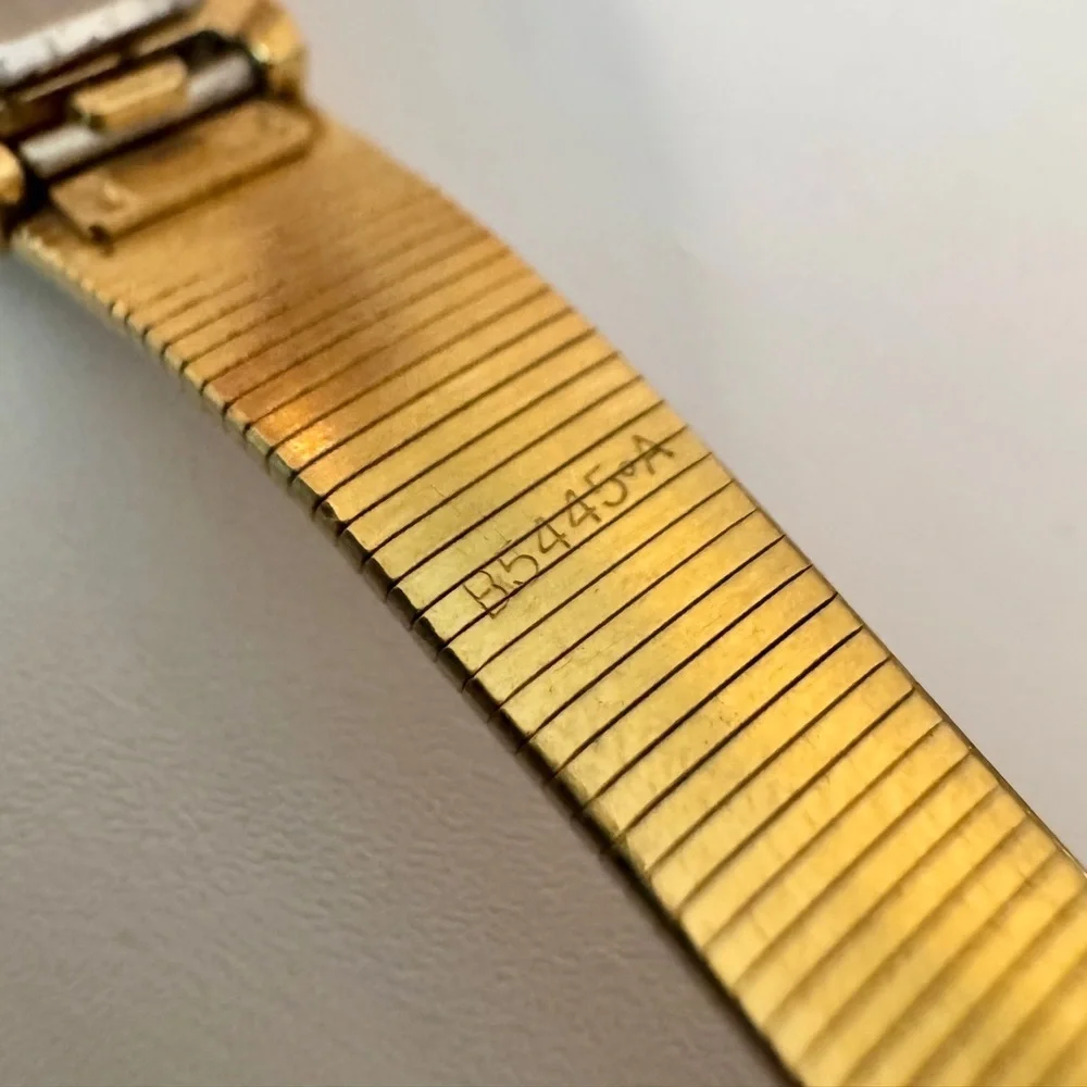 Vintage Seiko Women 2B20-5059 Diamond Accent Gold Tone Quartz 17mm Watch 6 1/4